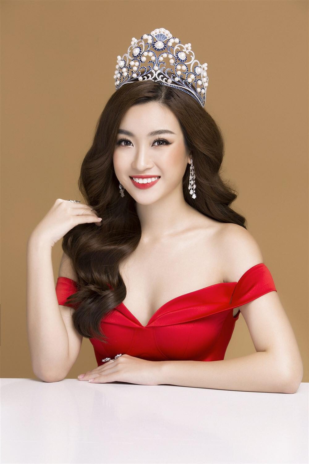 Dàn Hoa hậu, Á hậu gửi lời chúc và đặt cược vào chiến thắng của Hương Giang tại Hoa hậu Chuyển giới Quốc tế Dàn Hoa hậu, Á hậu gửi lời chúc và đặt cược vào chiến thắng của Hương Giang tại Hoa hậu Chuyển giới Quốc tế